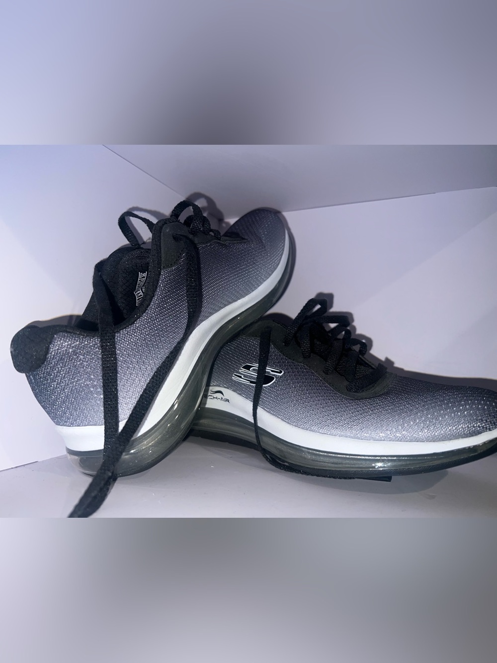 Skechers Men's Black and Gray Air-Cushion Sneakers